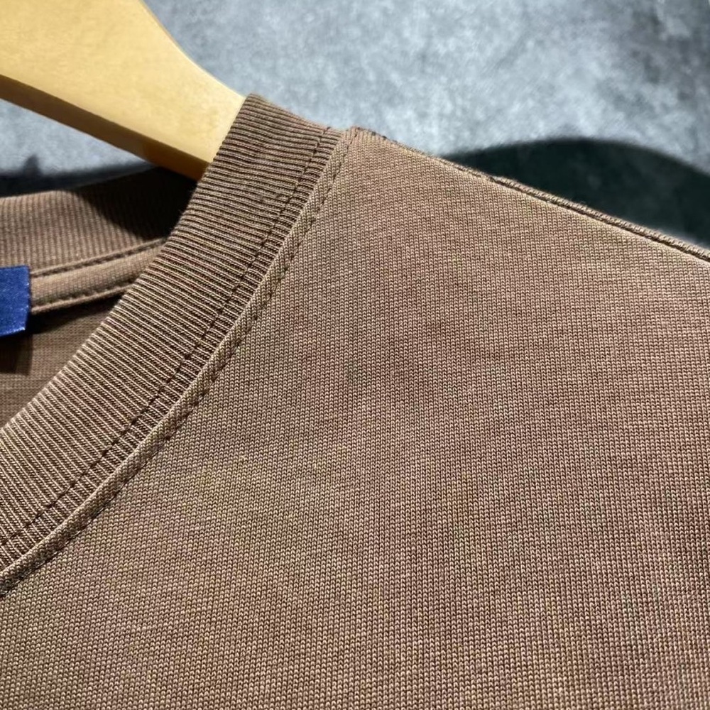 Louis Vuitton Brown Logo T-Shirt - Picture 3 of 6